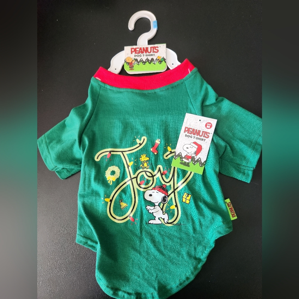 Dog Peanuts  Joy T-Shirt Size M